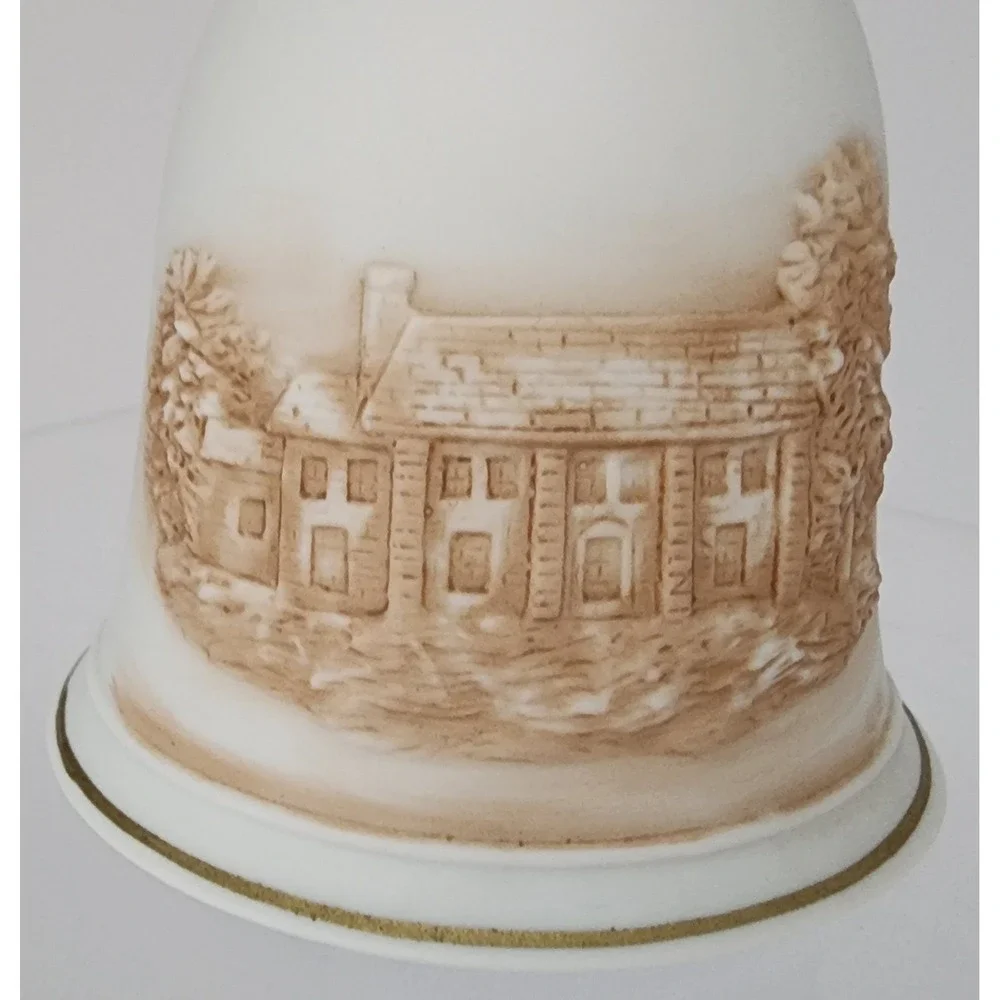 Vintage Avon Scarlett Porcelain Bell Gone With The Wind Tara Plantation 1988 EXC